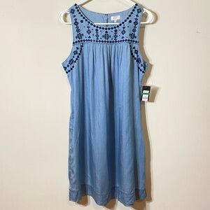 Crown & Ivy Sz PL Lightweight Blue Denim Embroidered Sleeveless Dress